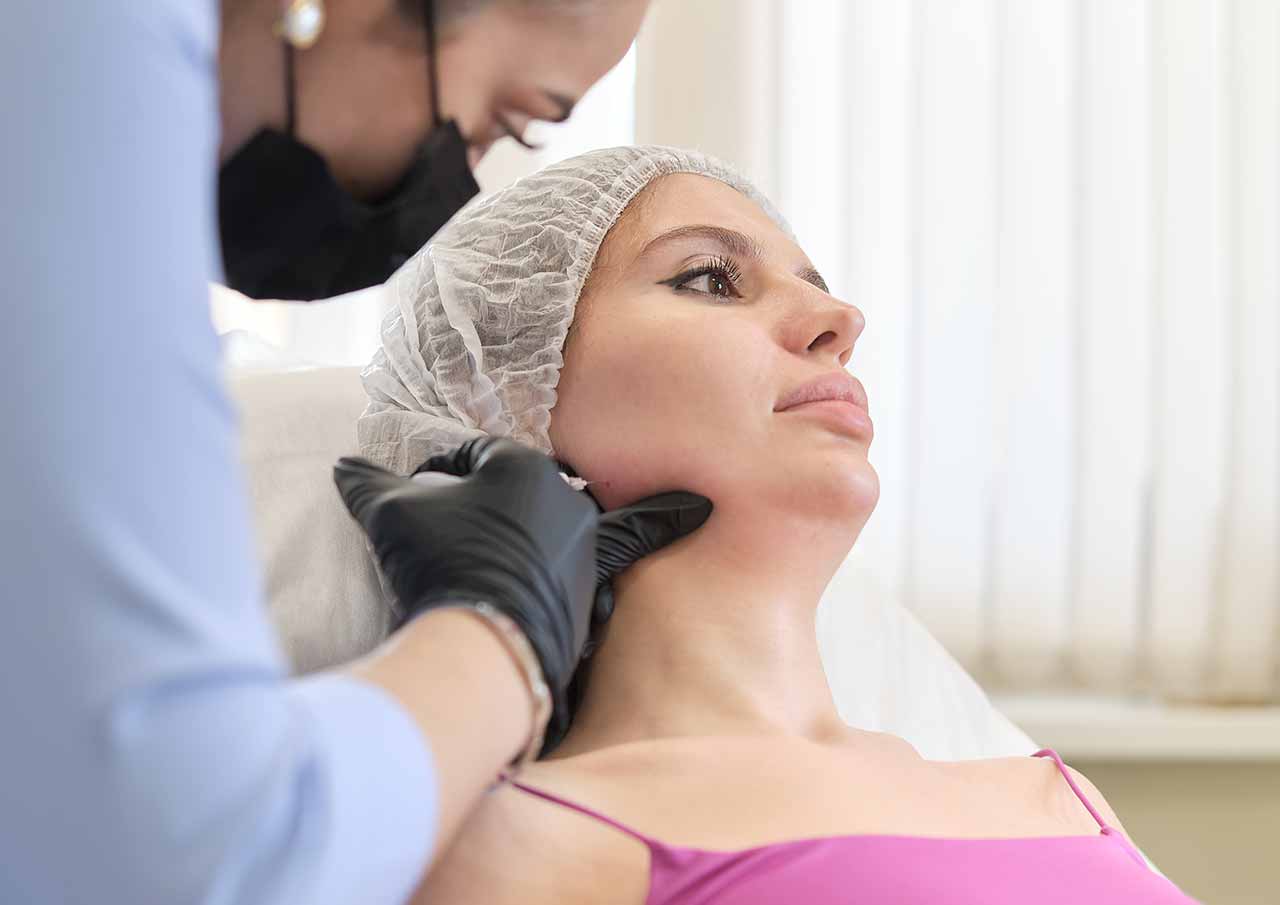 Jawline Contouring 2 Why-Choose-Dermal-Fillers-for-Jawline-Contouring