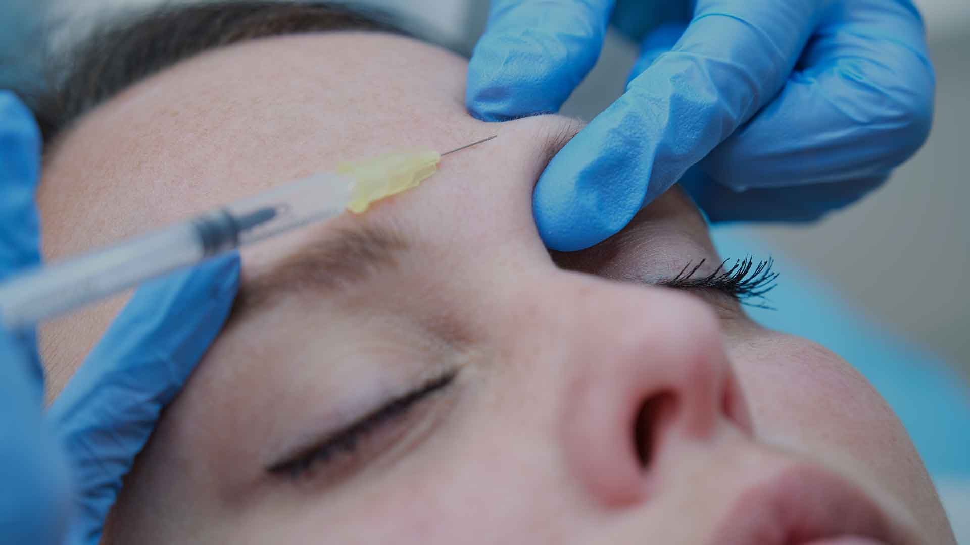 brow-lift-injection-close-up