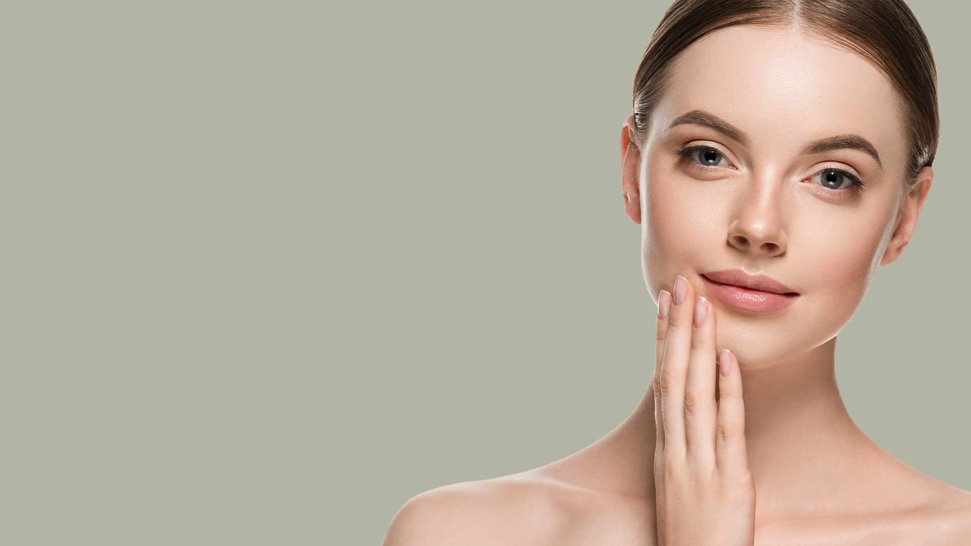 Dermapen-Skin-Rejuvenation-With-Exosomes-Monaz-Clinic